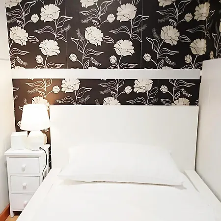 Guest house Single For One Person Only Central Location