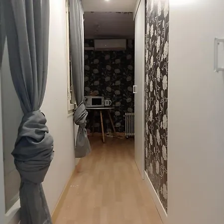 Vendégház Single For One Person Only Central Location Barcelona